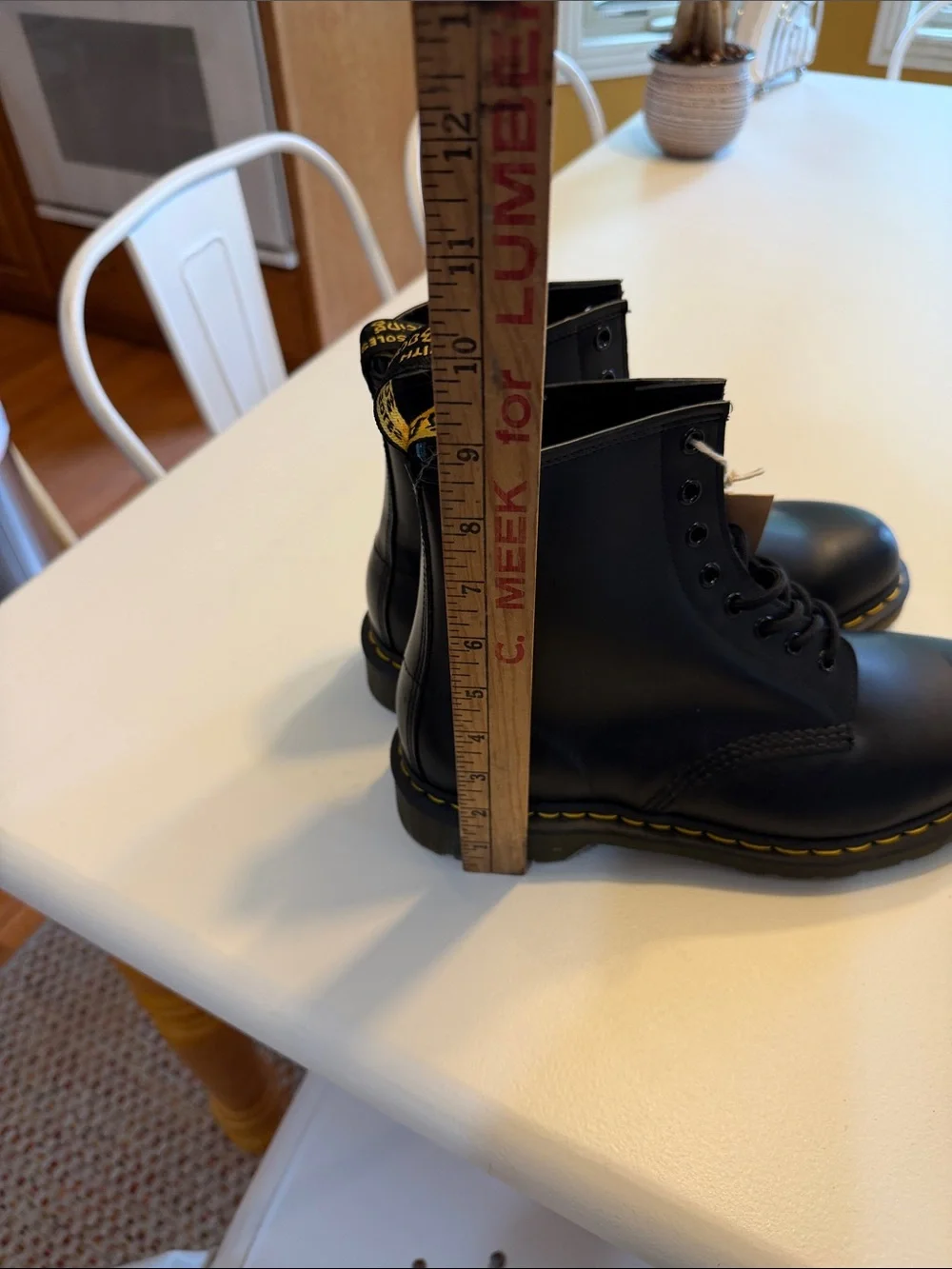 Dr. Martens Black Leather Lace-Up Boots with Yellow Stitching Sz 9.  New Tub2